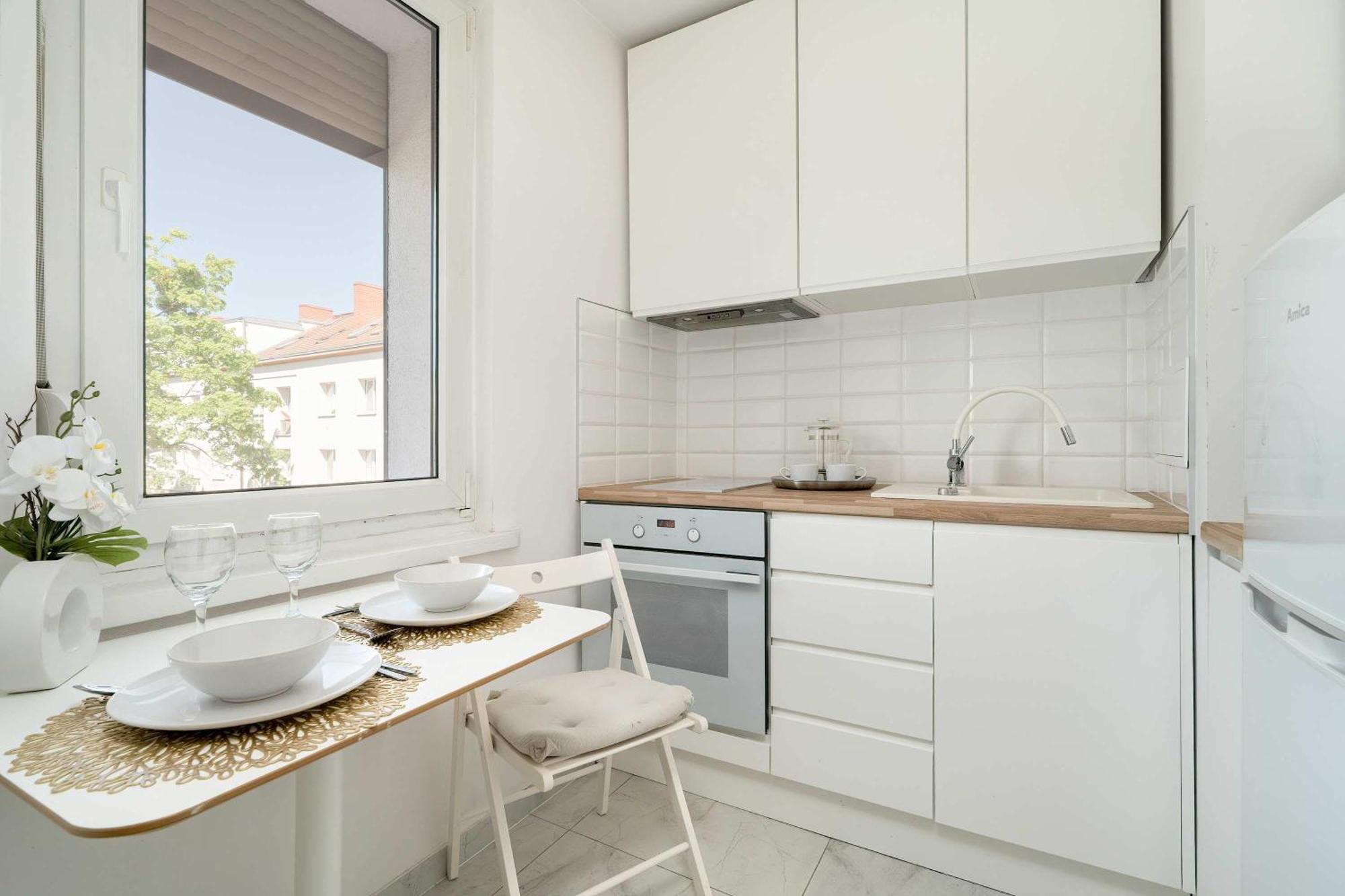 Grochowska Bright With Desk By Renters Apartment *