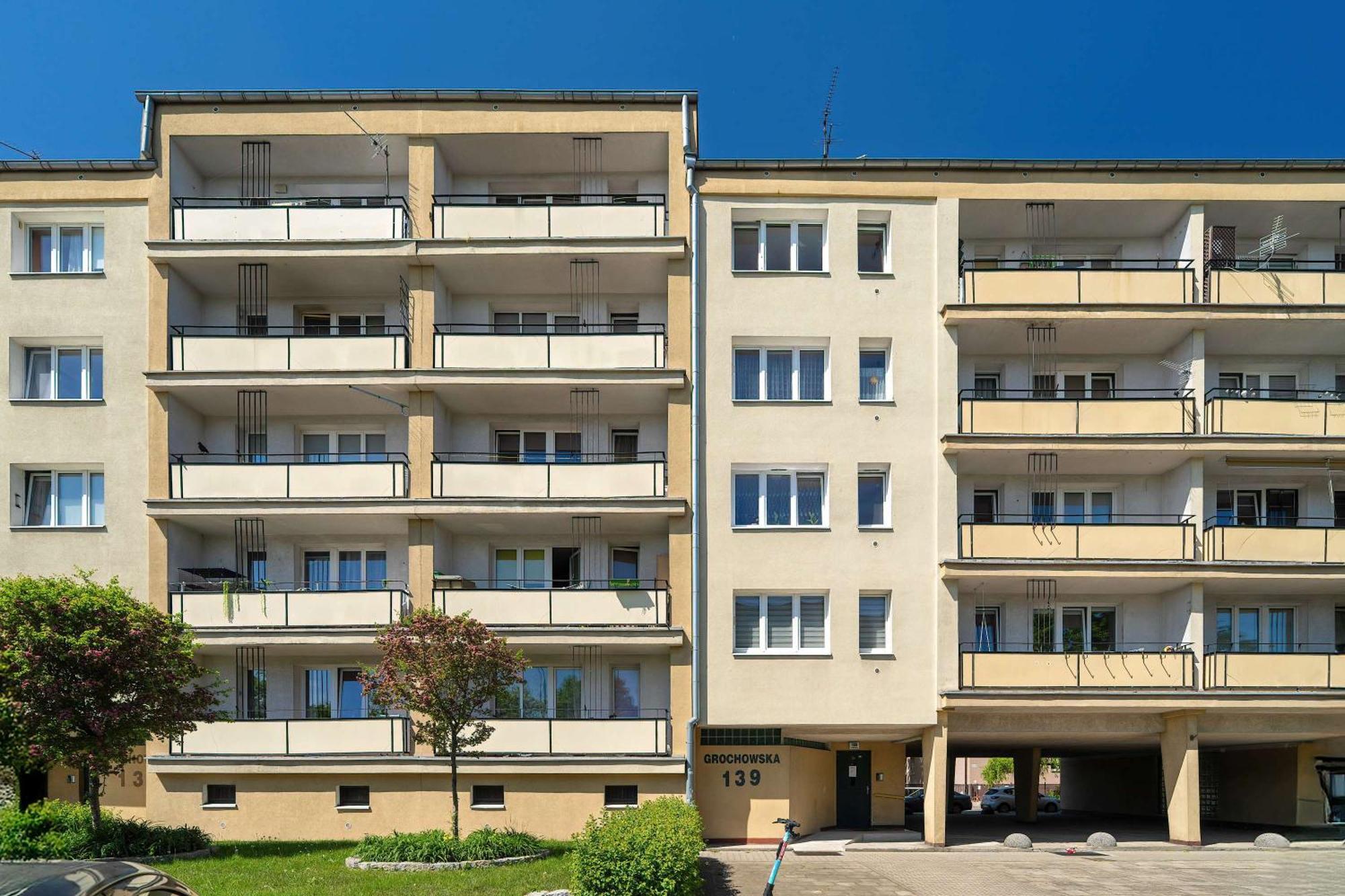 Grochowska Bright With Desk By Renters Apartment Poznan